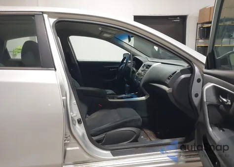 2015 Nissan Altima 2.5 S z USA, uszkodzony, nr VIN 1N4AL3AP8FC212733